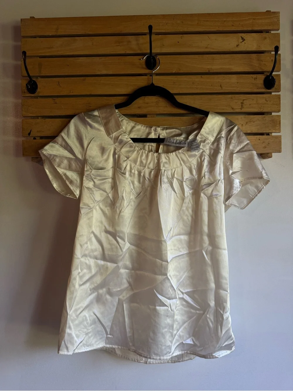 Vintage Silky Sag Harbor Satin Scoop-Neck Top in Cream - Picture 2 of 6